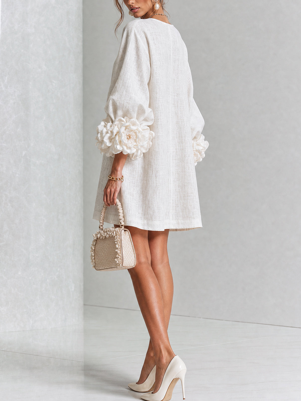 Vestido Mini Blanco con Botones y Mangas Florales
