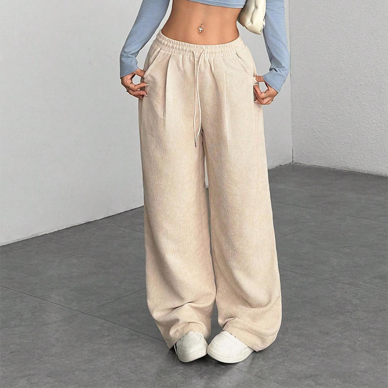 Pantalón de pana de corte amplio en beige